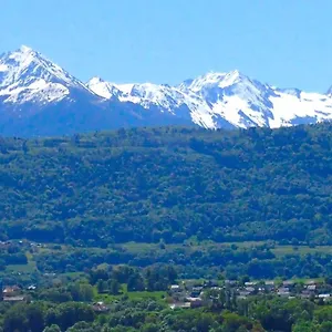 Le Belvédère : Et Table D'hôtes Montmélian