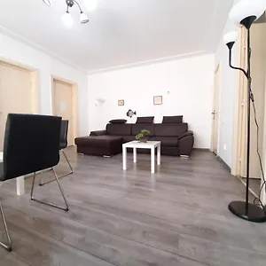 Four Apartamento